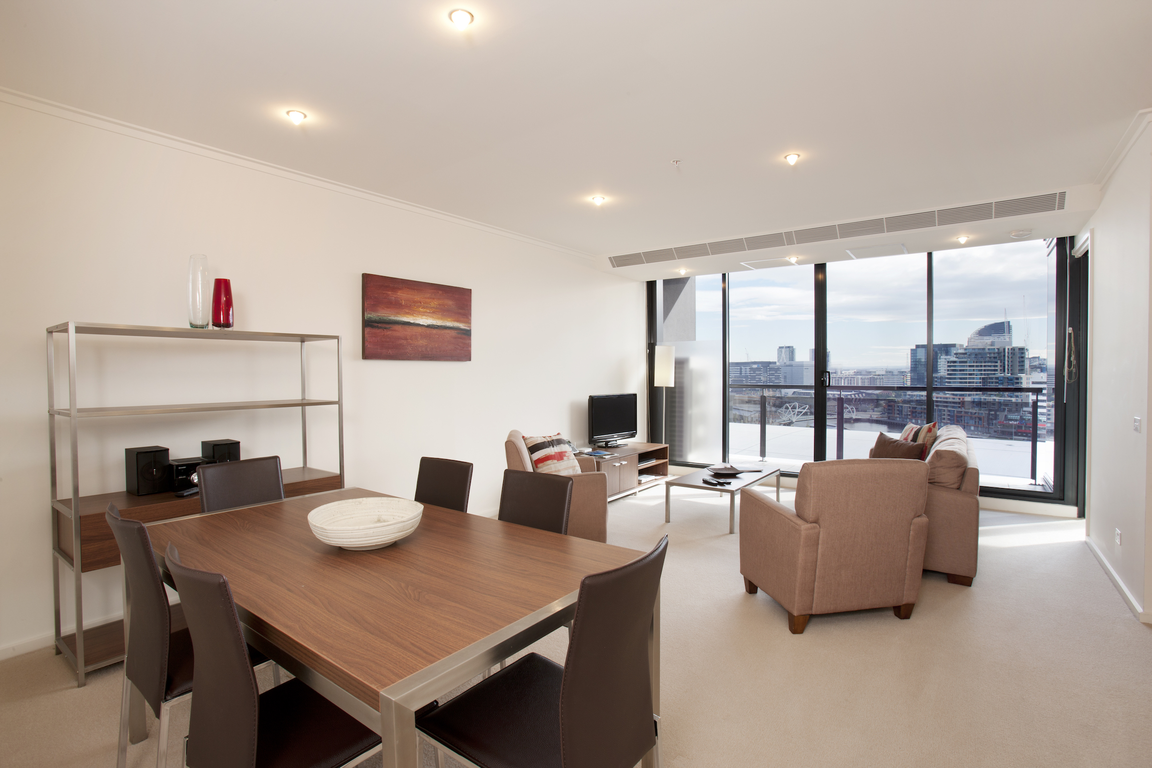 Melbourne Short Stay Apartments - On Whiteman